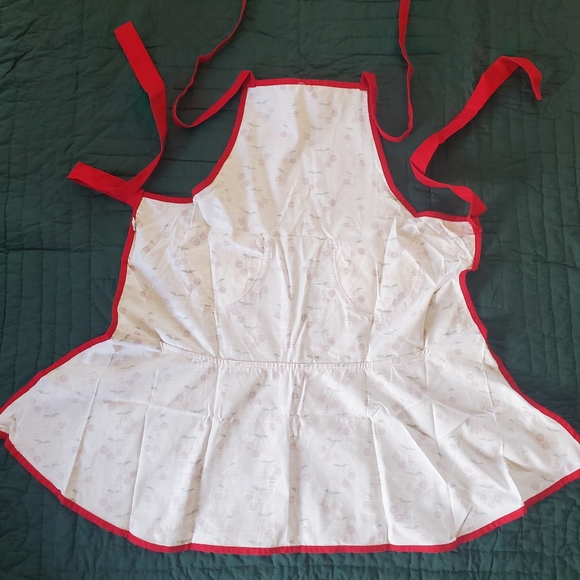 Apron covered in Cherries. NEW with Tags. Great Hostess gift! - Picture 2 of 6